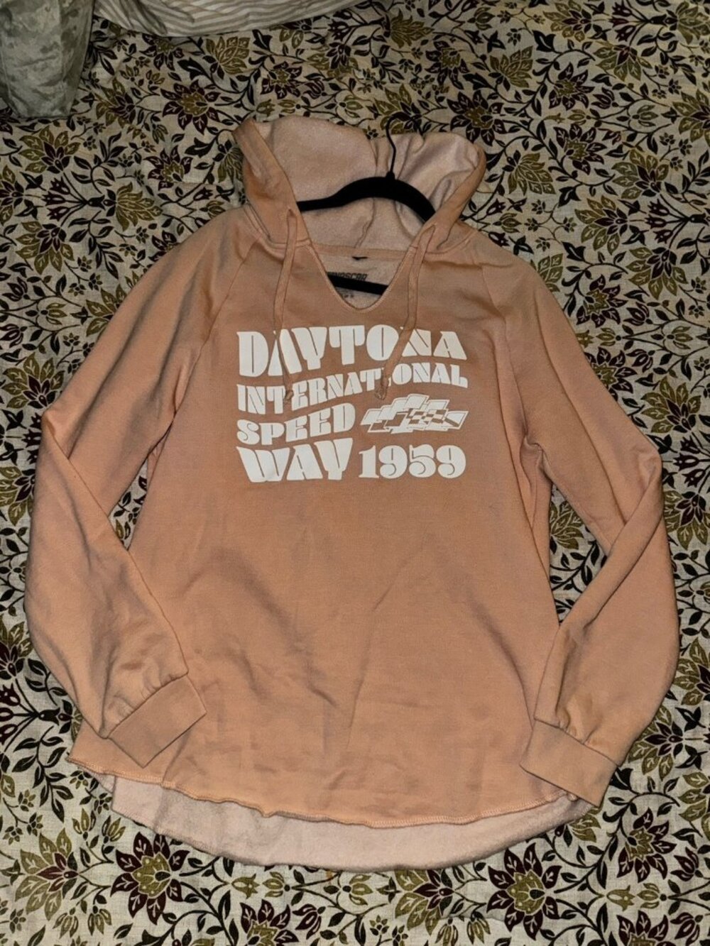 Daytona Intl. Speedway Women's Size L Hooded Sweatshirt Light Pink 1959